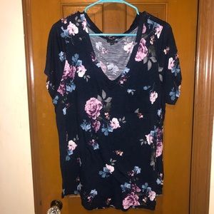 Navy floral tee